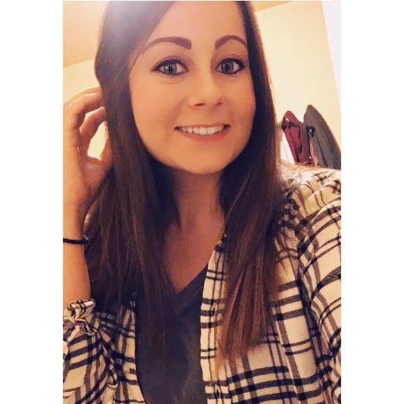 Meet your Posher, Janay - Picture 1 of 1